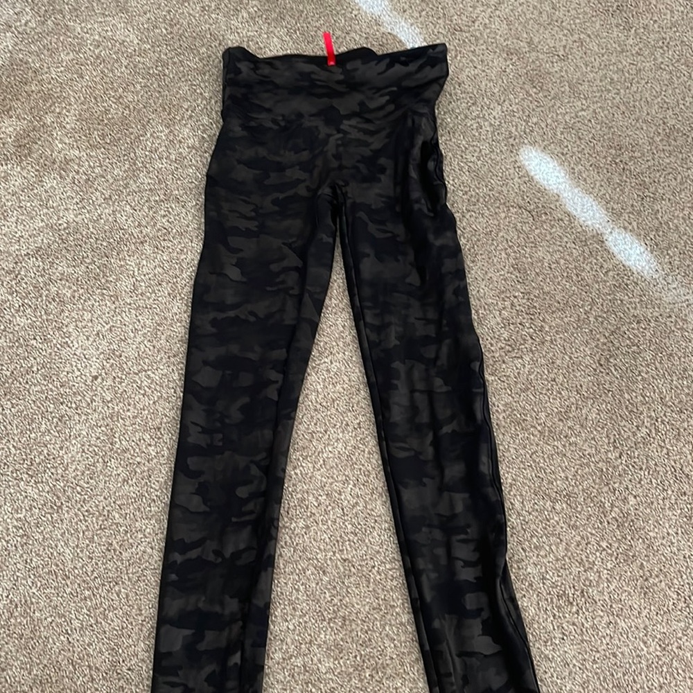 EUC Spanx leggings